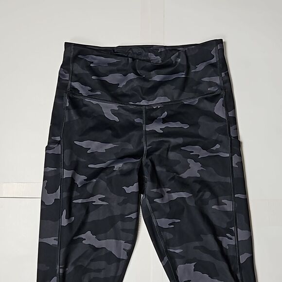Athleta Ultimate Stash Camo 7/8 size S - Picture 5 of 10